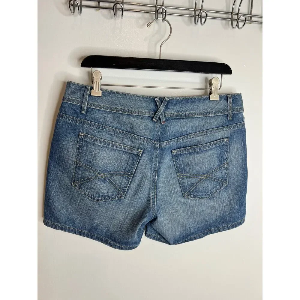 Tommy Hilfiger Women's Mid-Rise Flat Front Denim Shorts Blue ~ Size 6